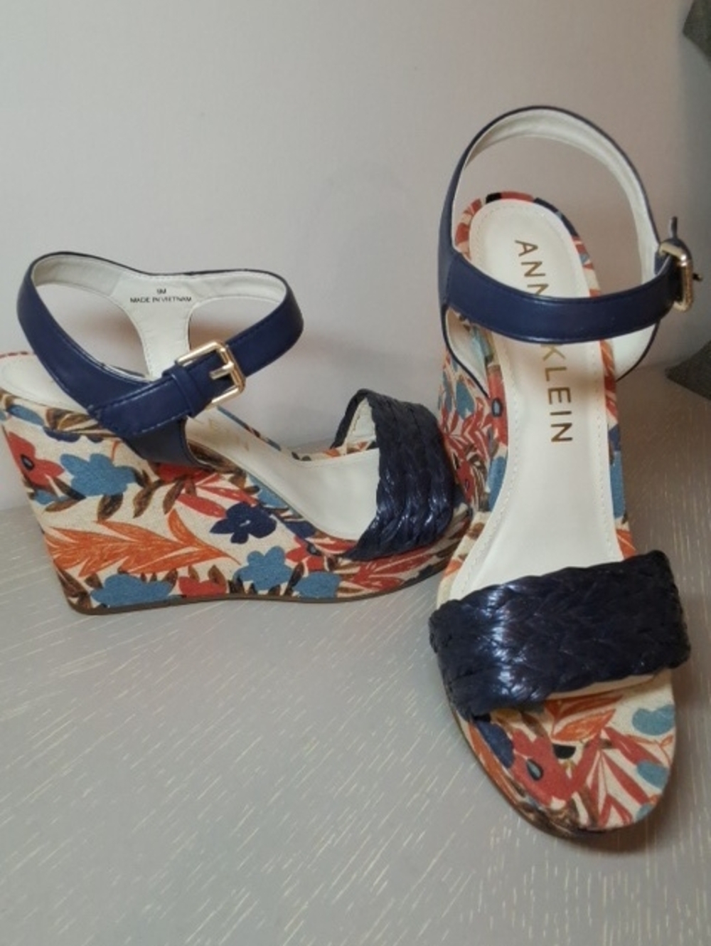 Anne Klein Navy Wedge Sandal Size 9 Floral Canvas Braided Ankle Strap Worn Once - Picture 2 of 5